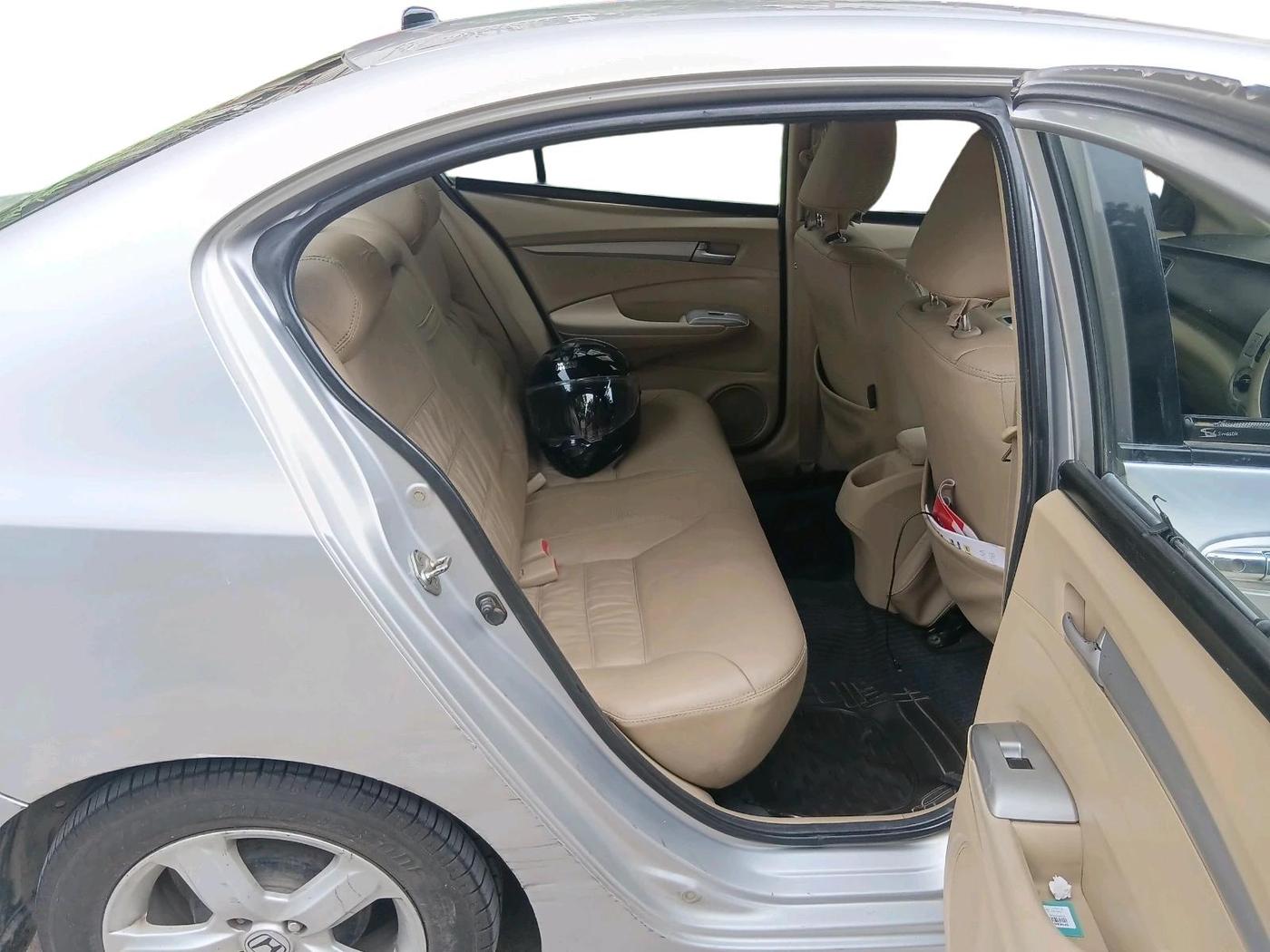 2011 Honda City 1.5L I-VTEC V MT, Petrol, Manual, 2,38,943 km, interior