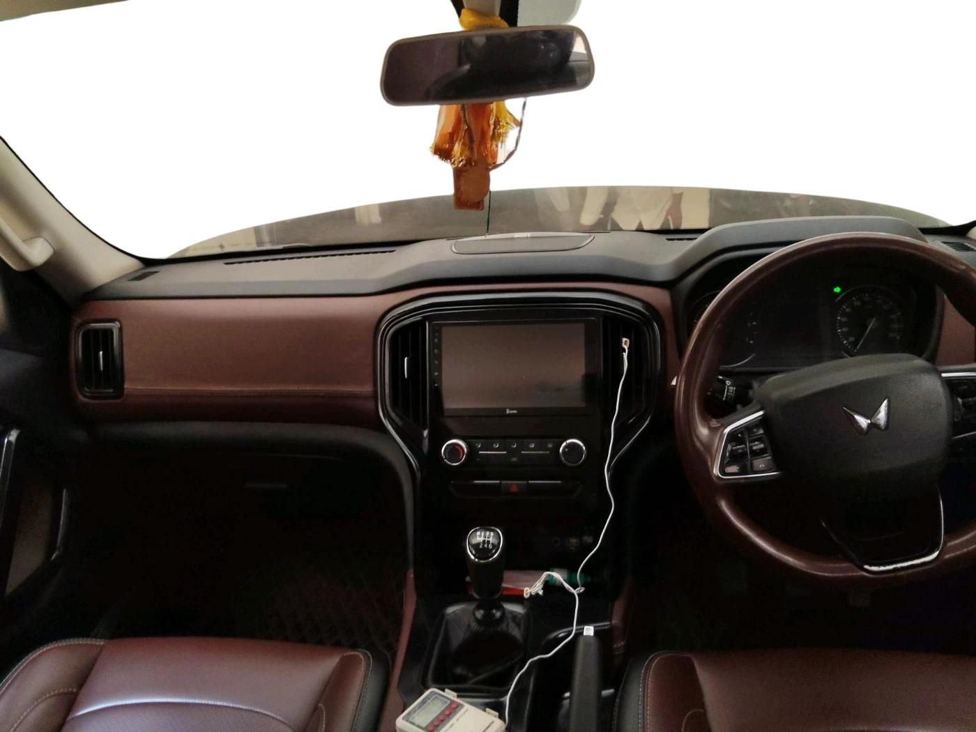 2023 Mahindra SCORPIO-N Z2 PETROL MT 7 STR, Petrol, Manual, 32,663 km, interior