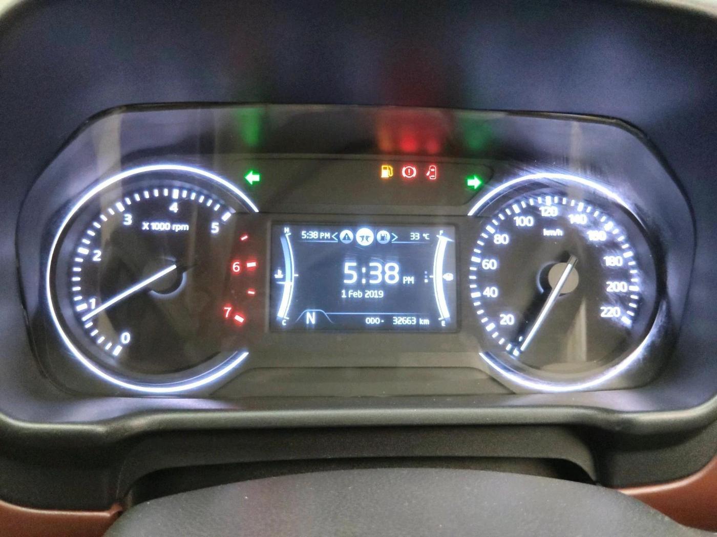 2023 Mahindra SCORPIO-N Z2 PETROL MT 7 STR, Petrol, Manual, 32,663 km, interior