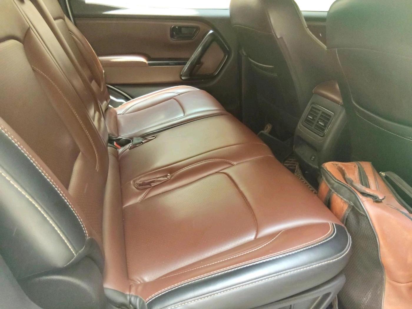 2023 Mahindra SCORPIO-N Z2 PETROL MT 7 STR, Petrol, Manual, 32,663 km, interior