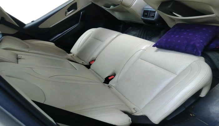 2021 Mahindra XUV700 AX 7 P AT 7 STR, Petrol, Automatic, 51,004 km, interior