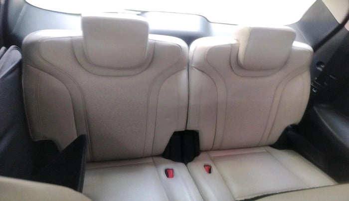 2021 Mahindra XUV700 AX 7 P AT 7 STR, Petrol, Automatic, 51,004 km, interior