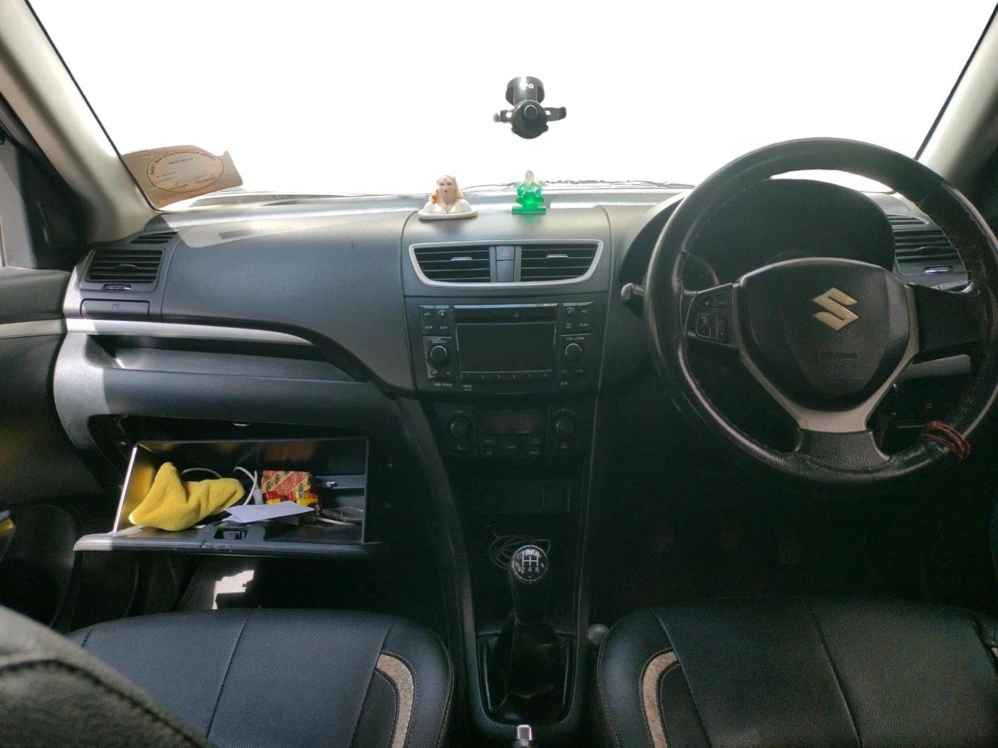 2012 Maruti Swift ZXI, Petrol, Manual, 73,588 km, interior