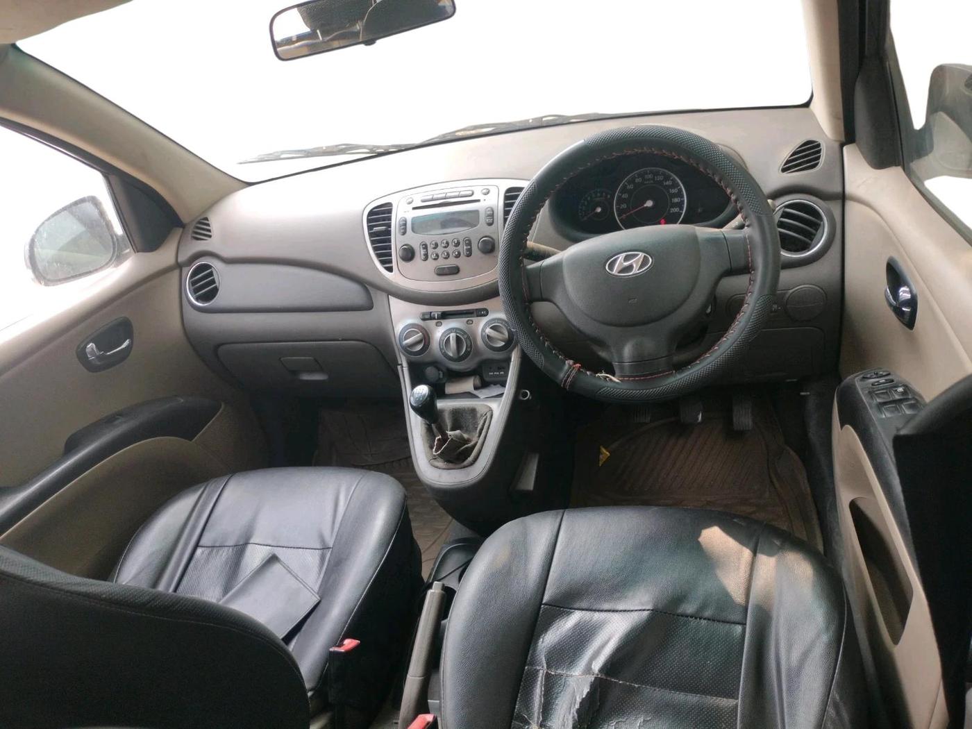 2012 Hyundai i10 SPORTZ 1.2, Petrol, Manual, 38,473 km, interior