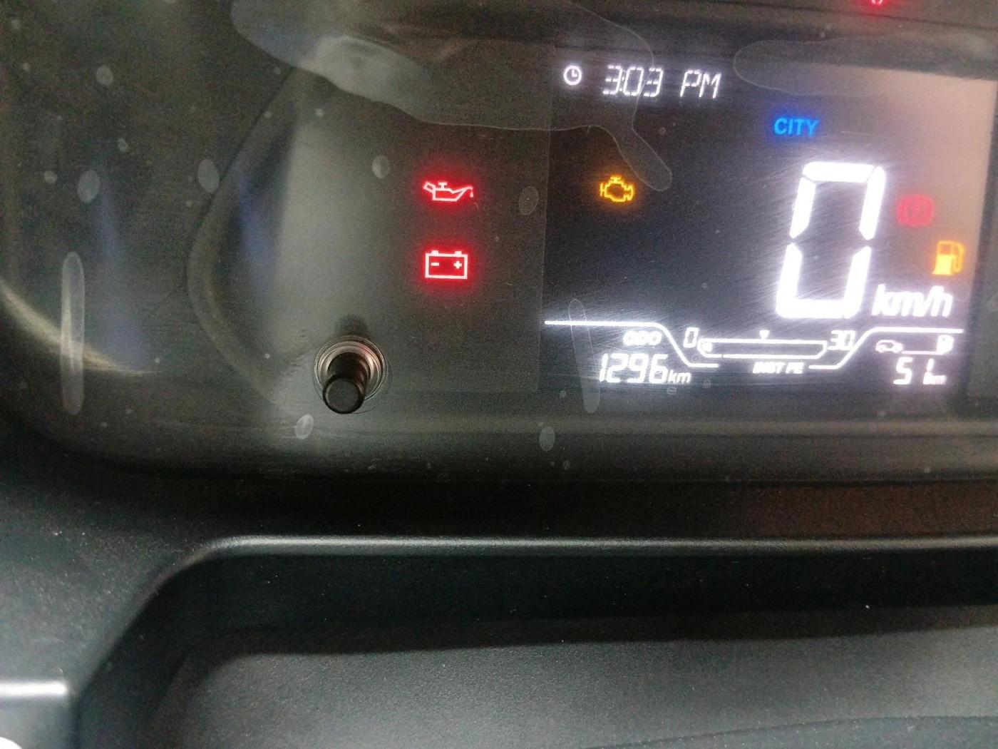 2025 Tata PUNCH PURE MT, Petrol, Manual, 1,296 km, interior