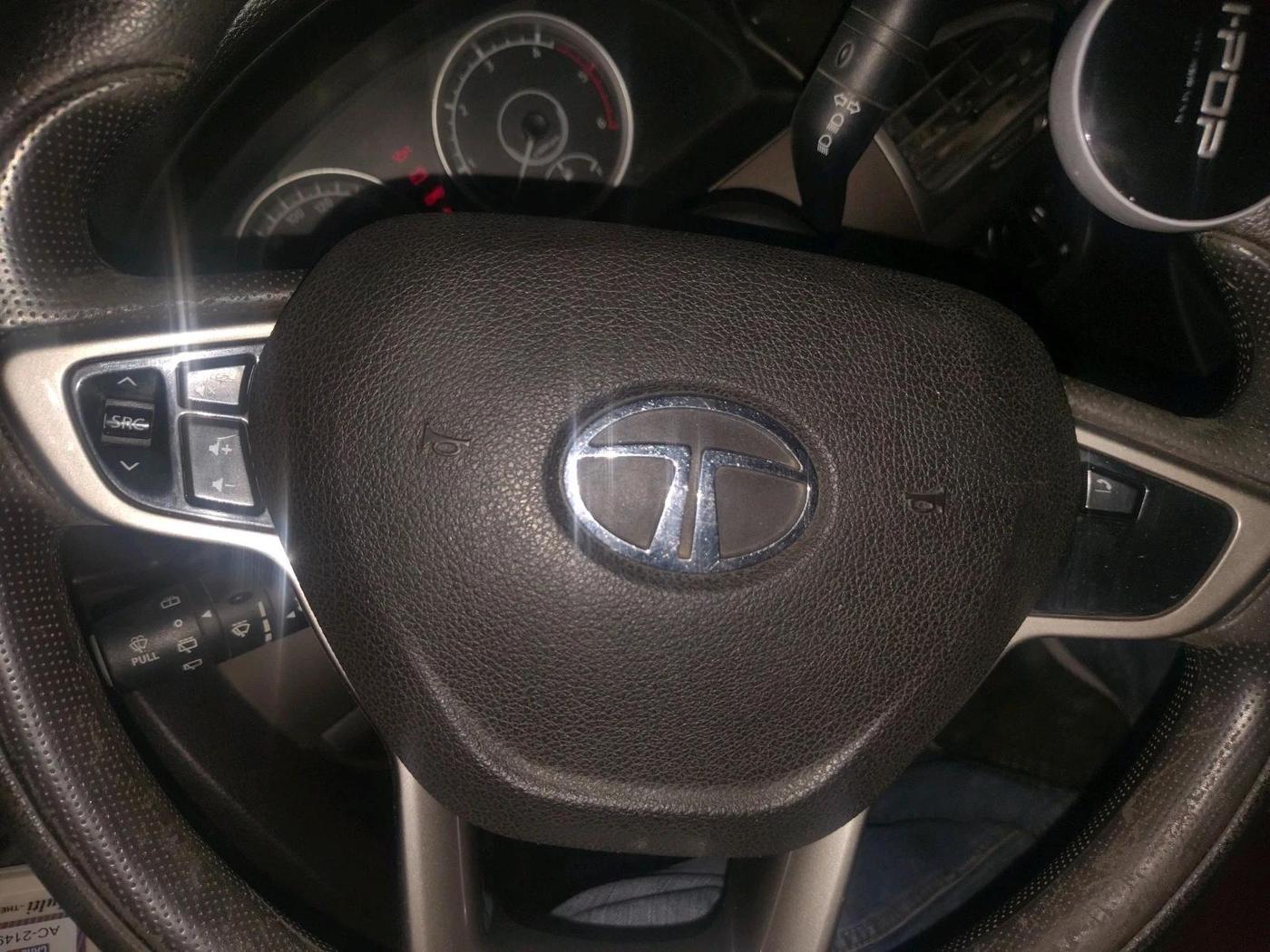 2017 Tata Safari Storme 2.2 EX 4X2, Diesel, Manual, 99,451 km, interior