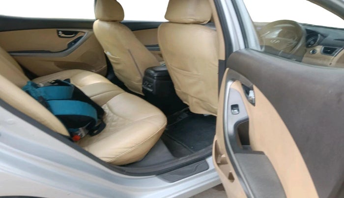 2014 Hyundai New Elantra 1.8 S VTVT, Petrol, Manual, 1,30,349 km, interior