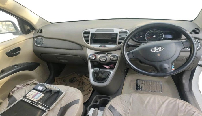 2015 Hyundai i10 MAGNA 1.1, CNG, Manual, 29,156 km, interior