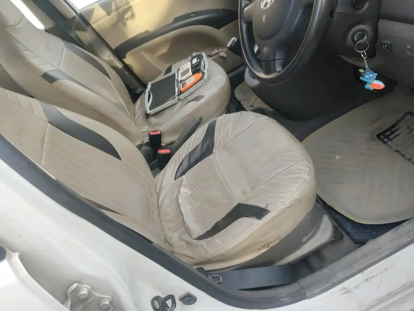 2015 Hyundai i10 MAGNA 1.1, CNG, Manual, 29,156 km, interior