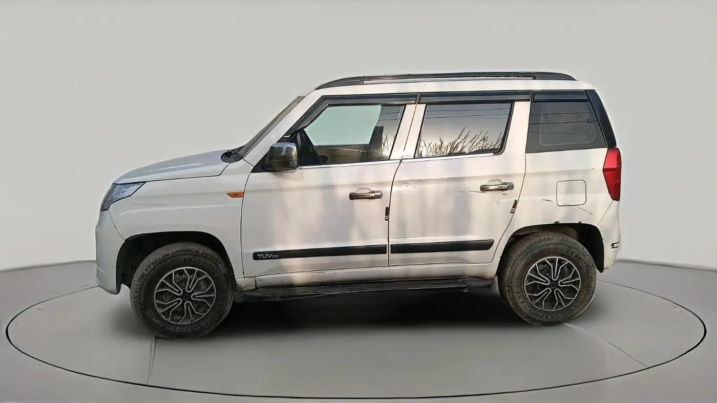 2017 Mahindra TUV300 T6, Diesel, Manual, 97,199 km, exterior