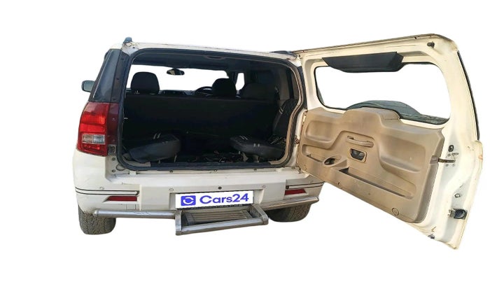 2017 Mahindra TUV300 T6, Diesel, Manual, 97,199 km, exterior