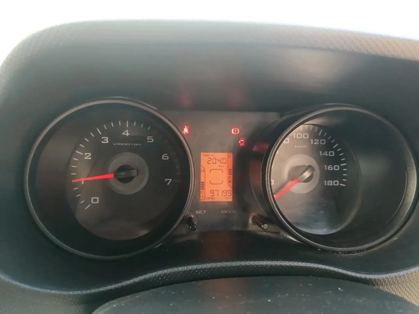 2017 Mahindra TUV300 T6, Diesel, Manual, 97,199 km, interior