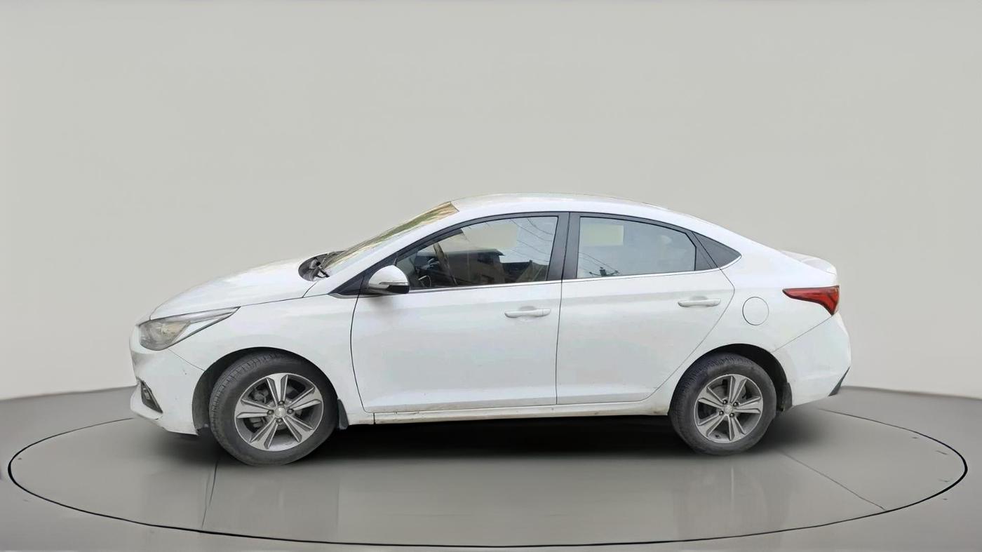 2017 Hyundai Verna 1.6 VTVT SX, CNG, Manual, 92,376 km, exterior
