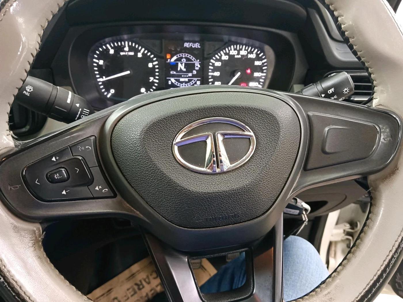 2022 Tata PUNCH ADVENTURE AMT, CNG, Automatic, 53,771 km, interior