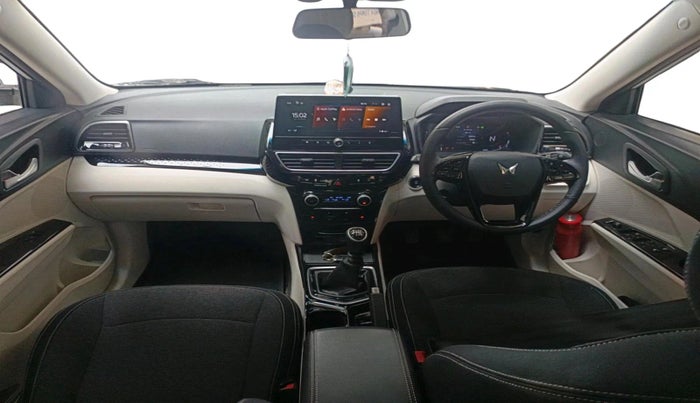 2024 Mahindra XUV 3XO AX5 1.5 Turbo Diesel, Diesel, Manual, 33,197 km, interior