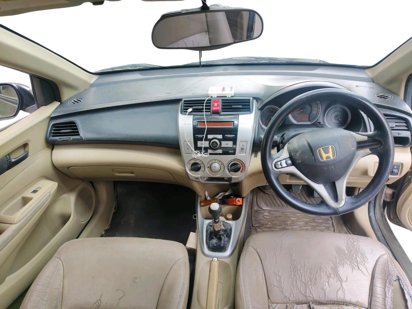 2011 Honda City 1.5L I-VTEC S MT, Petrol, Manual, 2,10,728 km, interior