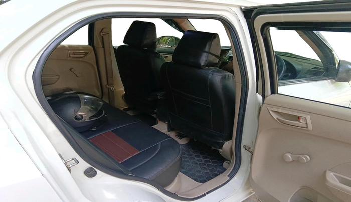 2015 Maruti Swift Dzire LXI, CNG, Manual, 1,27,567 km, interior