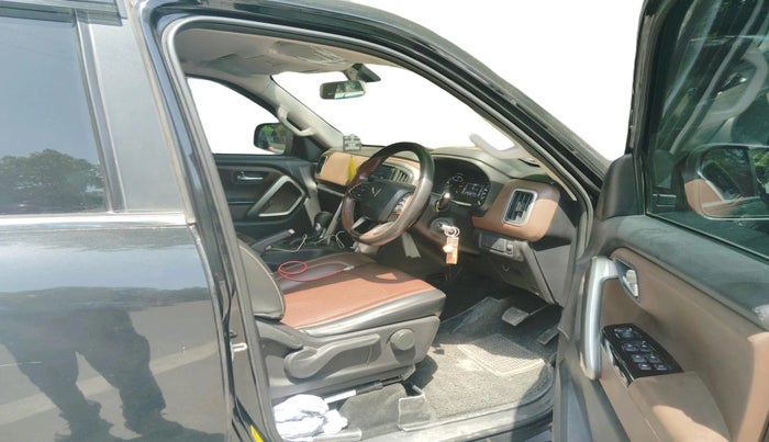 2023 Mahindra SCORPIO-N Z4 DIESEL AT 2WD 7 STR, Diesel, Automatic, 37,599 km, interior