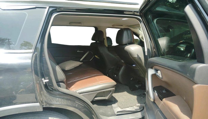 2023 Mahindra SCORPIO-N Z4 DIESEL AT 2WD 7 STR, Diesel, Automatic, 37,599 km, interior