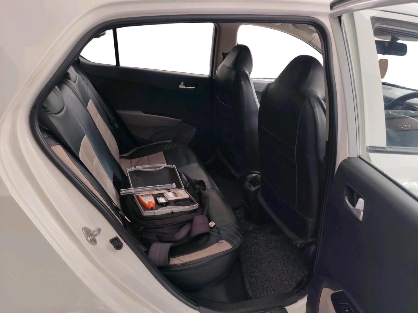 2017 Hyundai Grand i10 SPORTZ (O) 1.2 KAPPA VTVT, Petrol, Manual, 46,277 km, interior