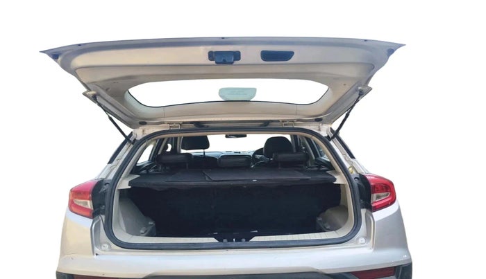 2020 Mahindra XUV300 W6 1.5 DIESEL, Diesel, Manual, 49,455 km, exterior