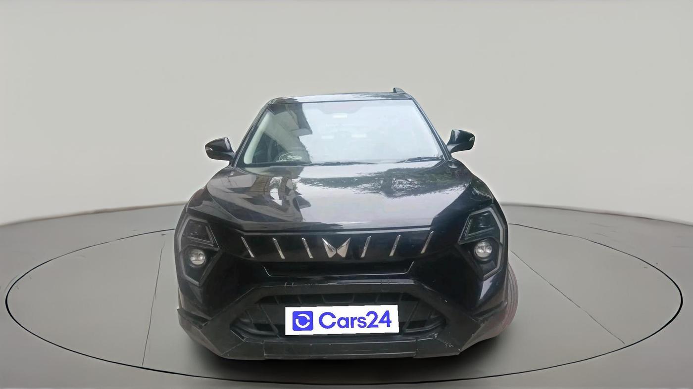 2024 Mahindra XUV 3XO AX5 1.2 L TCMPFi, Petrol, Manual, 42,935 km, exterior