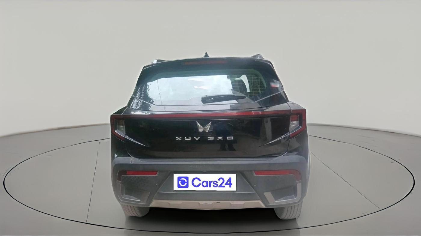 2024 Mahindra XUV 3XO AX5 1.2 L TCMPFi, Petrol, Manual, 42,935 km, exterior