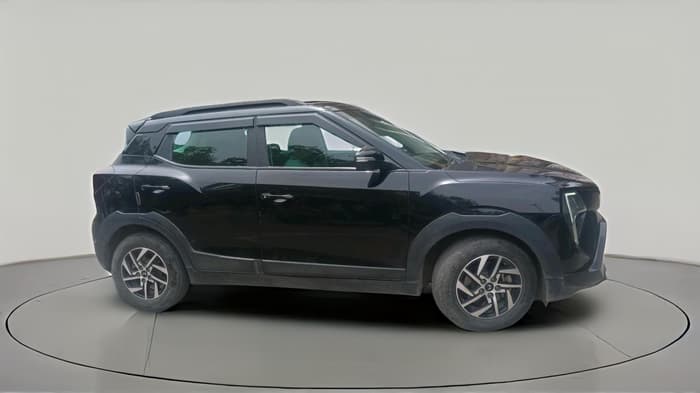 2024 Mahindra XUV 3XO AX5 1.2 L TCMPFi, Petrol, Manual, 42,935 km, exterior