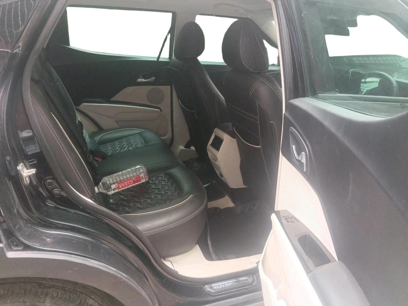 2024 Mahindra XUV 3XO AX5 1.2 L TCMPFi, Petrol, Manual, 42,935 km, interior