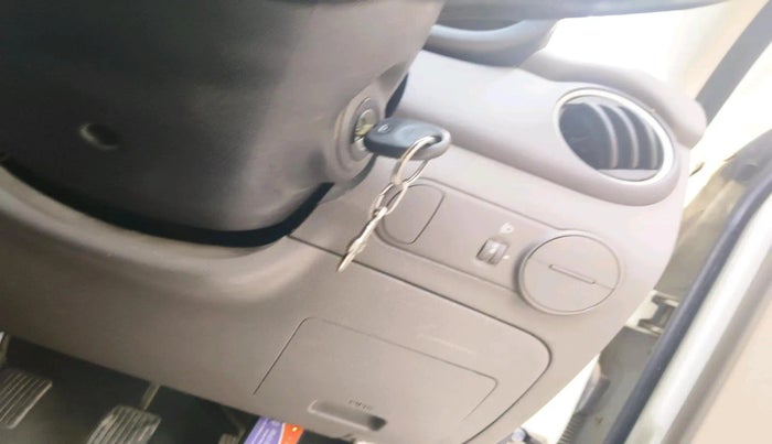 2015 Hyundai i10 MAGNA 1.1, Petrol, Manual, 67,303 km, interior