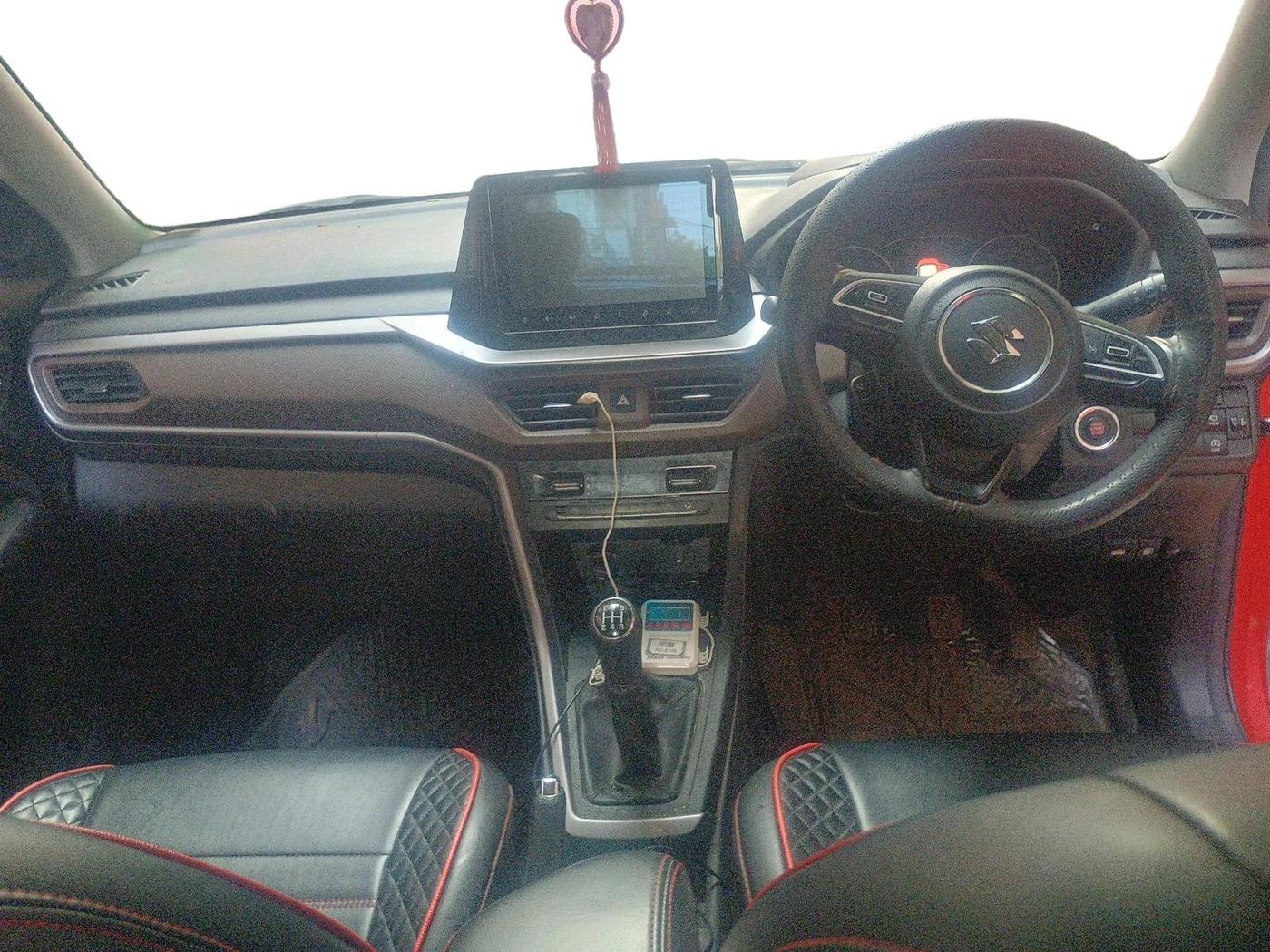2022 Maruti BREZZA ZXI + SMART HYBRID, Petrol, Manual, 38,589 km, interior