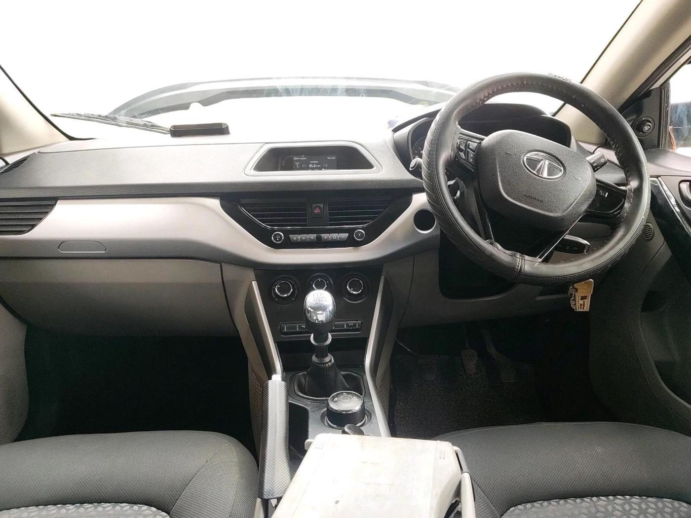 2018 Tata NEXON XM PETROL, Petrol, Manual, 41,302 km, interior