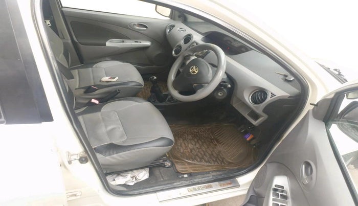 2011 Toyota Etios V, Petrol, Manual, 1,58,505 km, interior