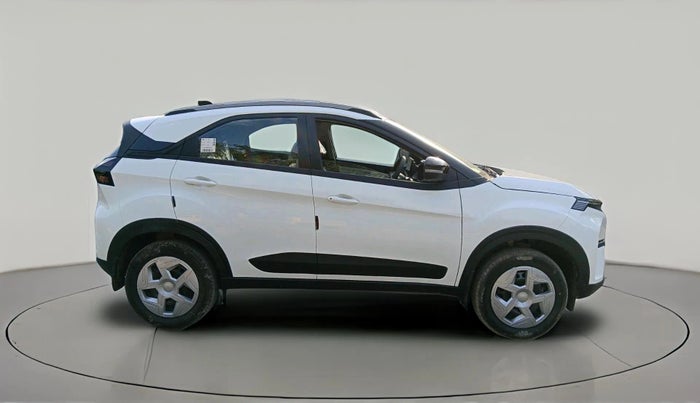 2025 Tata NEXON Pure Plus 1.2 iCNG 6MT, CNG, Manual, 382 km, exterior