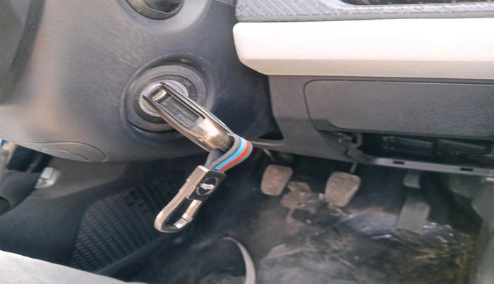 2025 Tata NEXON Pure Plus 1.2 iCNG 6MT, CNG, Manual, 382 km, interior