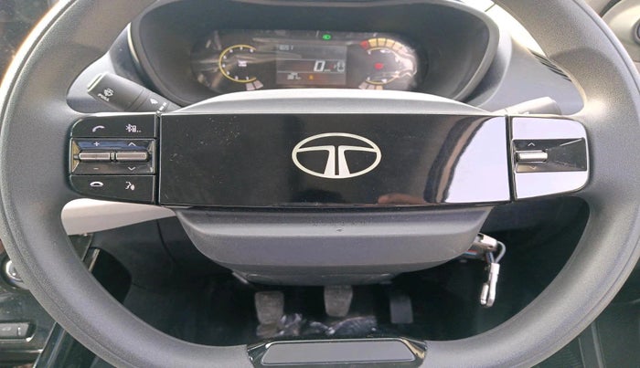 2025 Tata NEXON Pure Plus 1.2 iCNG 6MT, CNG, Manual, 382 km, interior