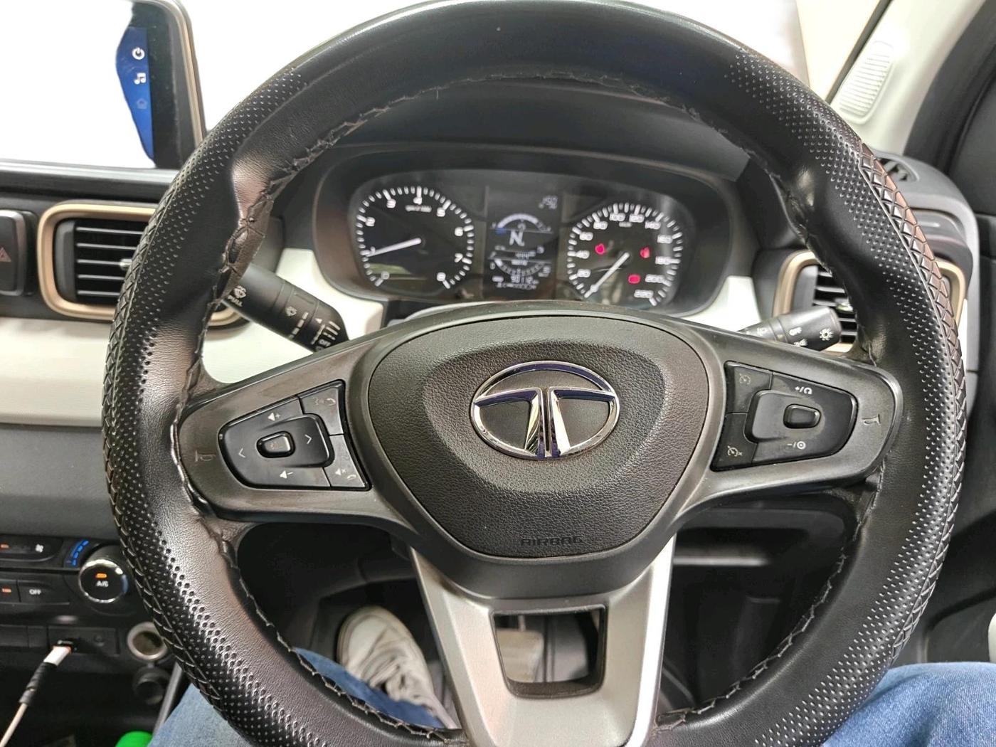 2022 Tata PUNCH ACCOMPLISHED AMT, Petrol, Automatic, 90,112 km, interior