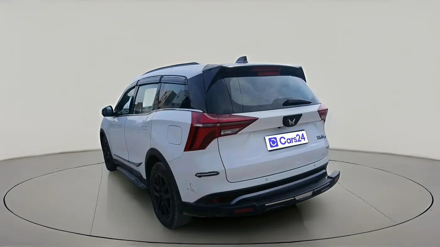 2022 Mahindra XUV700 AX 5 P AT 5 STR, Petrol, Automatic, 84,754 km, exterior
