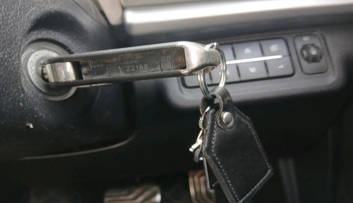 2022 Mahindra XUV700 AX 5 P AT 5 STR, Petrol, Automatic, 84,754 km, interior