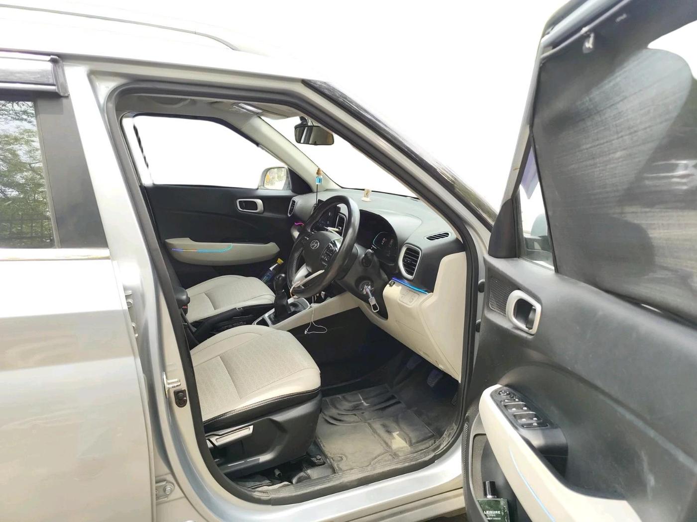 2023 Hyundai VENUE S(O) 1.2, Petrol, Manual, 32,220 km, interior
