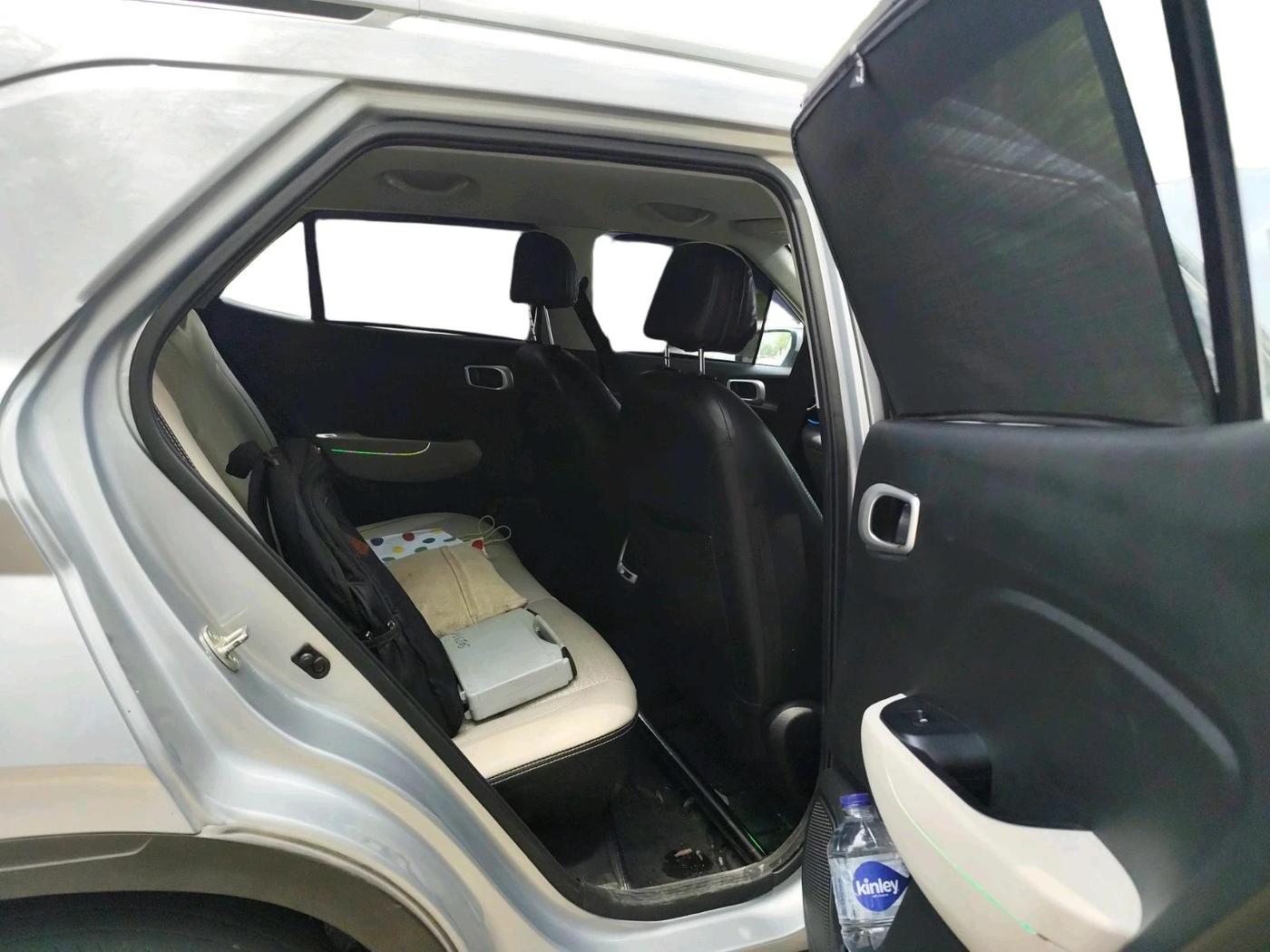 2023 Hyundai VENUE S(O) 1.2, Petrol, Manual, 32,220 km, interior