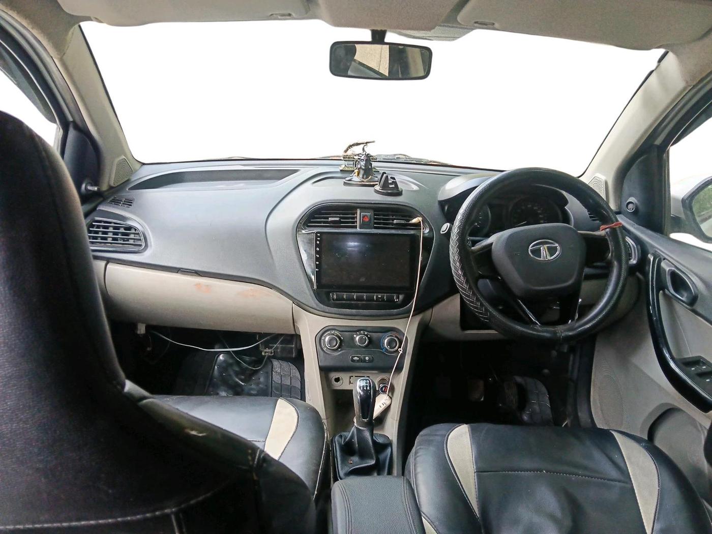2018 Tata Tiago XM PETROL, Petrol, Manual, 1,04,016 km, interior