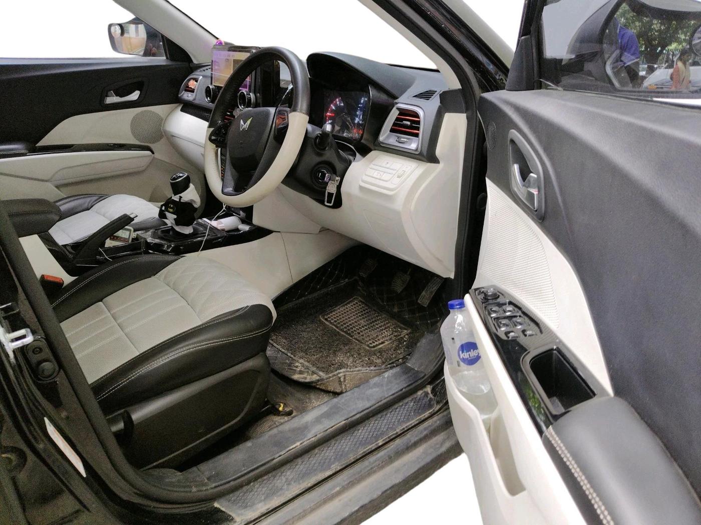 2024 Mahindra XUV 3XO MX1 1.2 L TCMPFi, Petrol, Manual, 7,707 km, interior