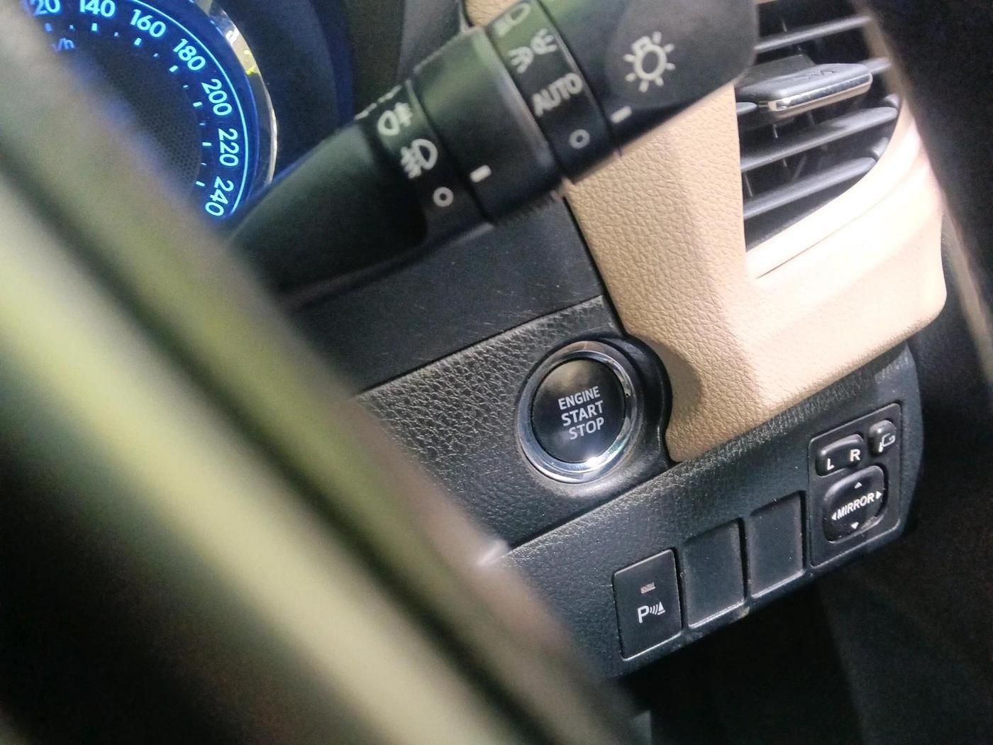 2015 Toyota Corolla Altis G PETROL, Petrol, Manual, 70,314 km, interior