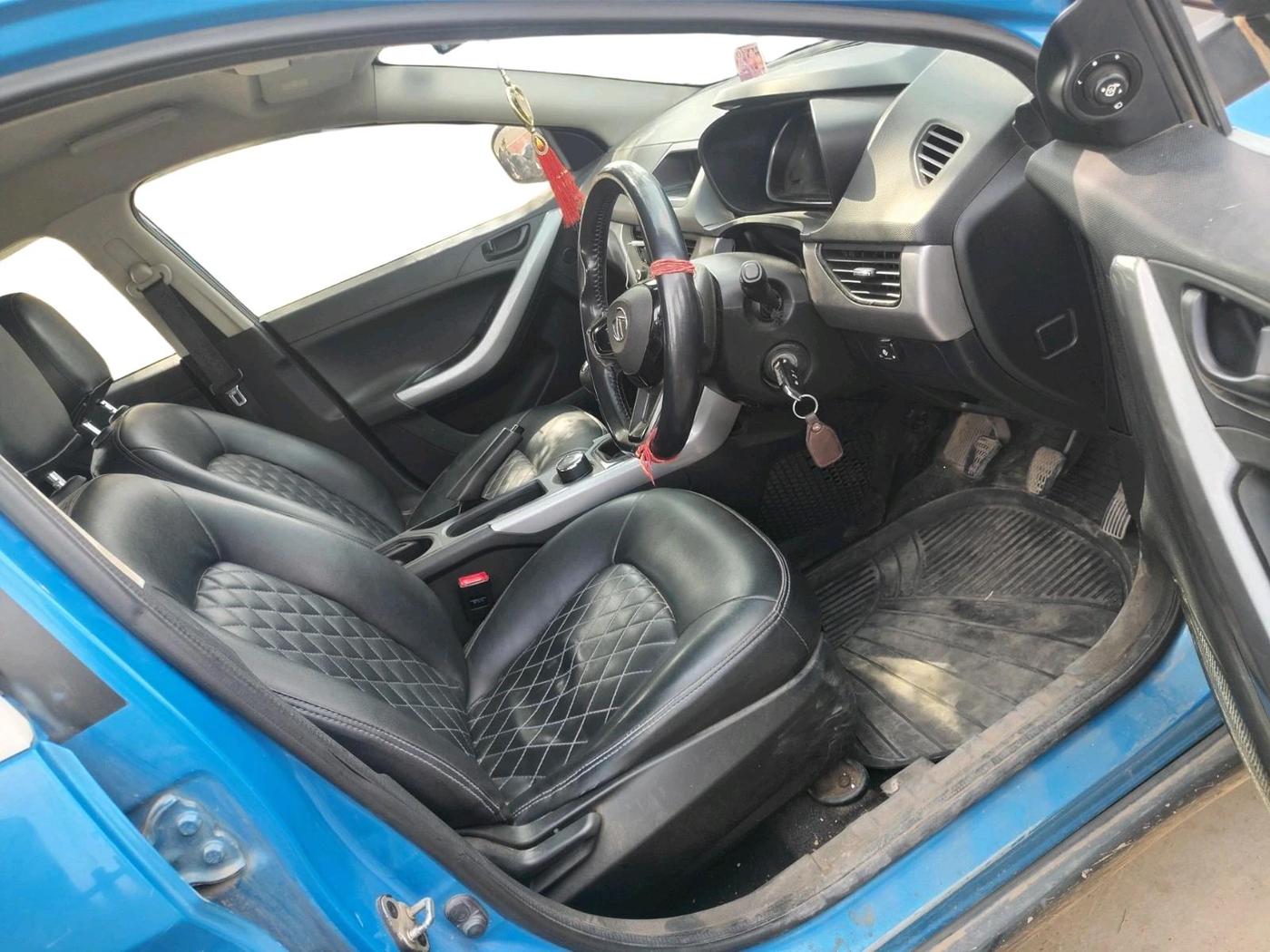 2020 Tata NEXON XM PETROL, CNG, Manual, 79,805 km, interior