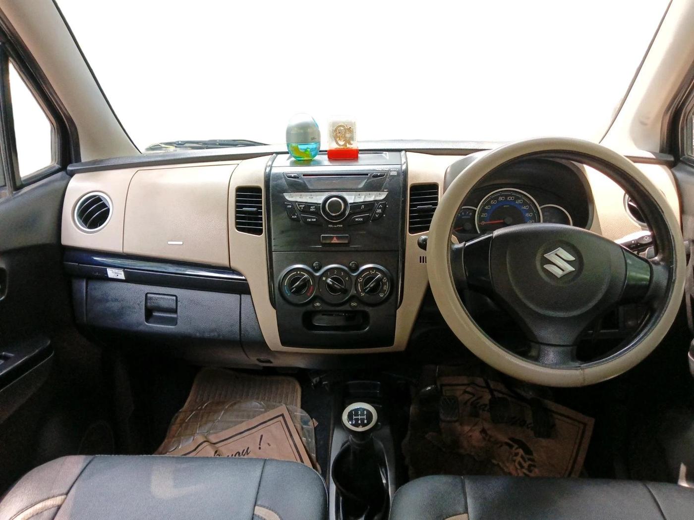 2017 Maruti Wagon R 1.0 VXI, Petrol, Manual, 17,658 km, interior