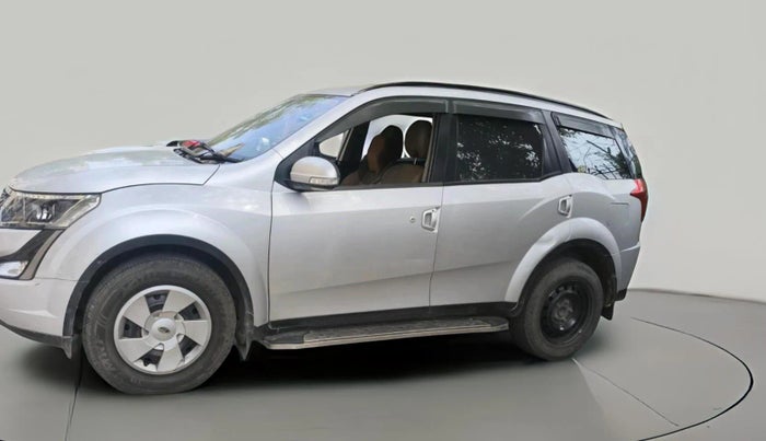 2018 Mahindra XUV500 W7, Diesel, Manual, 62,612 km, exterior