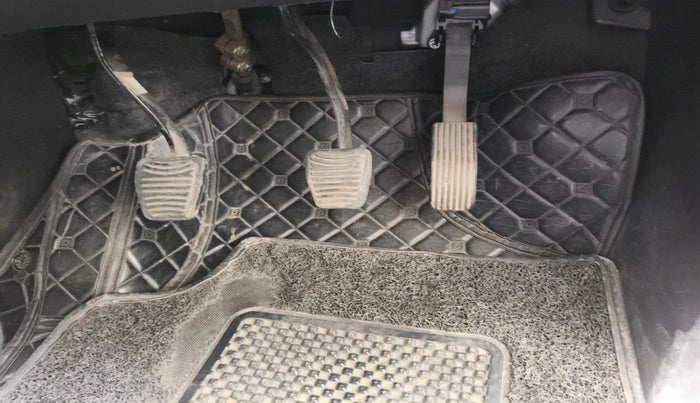 2018 Mahindra XUV500 W7, Diesel, Manual, 62,612 km, interior