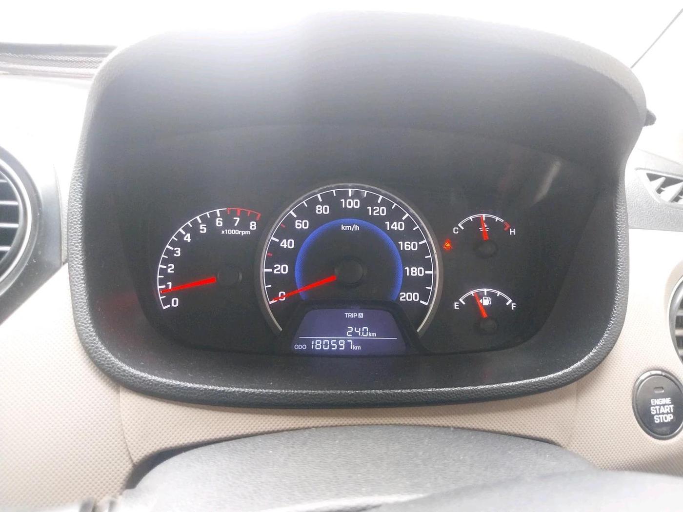 2017 Hyundai Grand i10 ASTA 1.2 KAPPA VTVT, CNG, Manual, 1,80,597 km, interior
