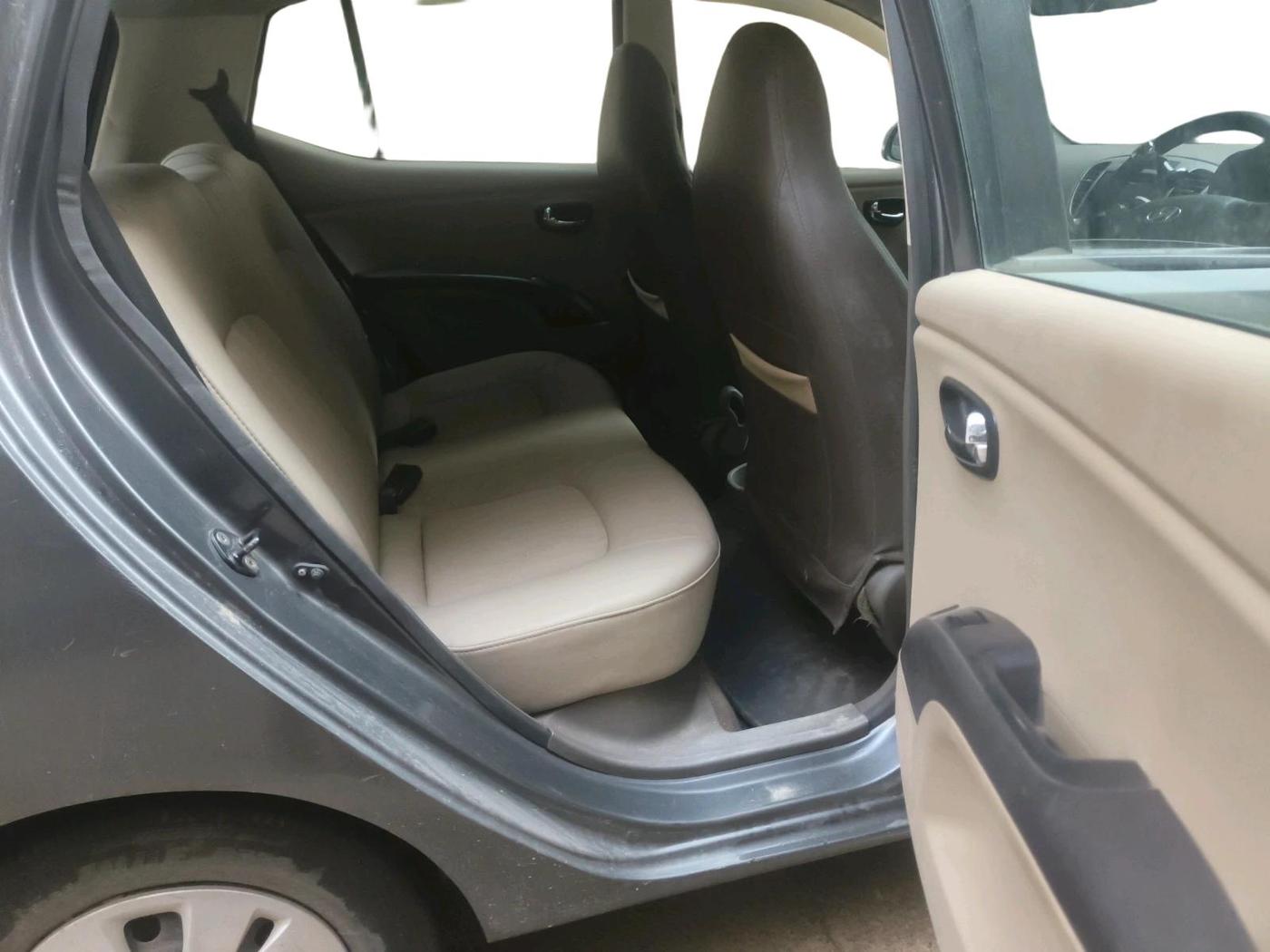 2012 Hyundai i10 MAGNA 1.2, Petrol, Manual, 32,281 km, interior